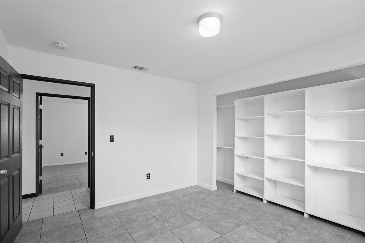 5976 Power Inn Road, Sacramento, CA 95824