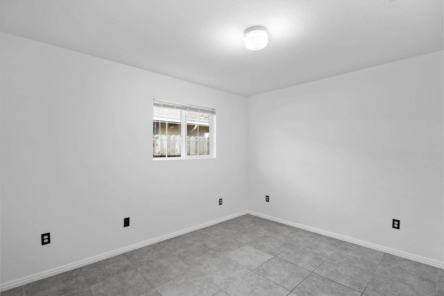 5976 Power Inn Road, Sacramento, CA 95824