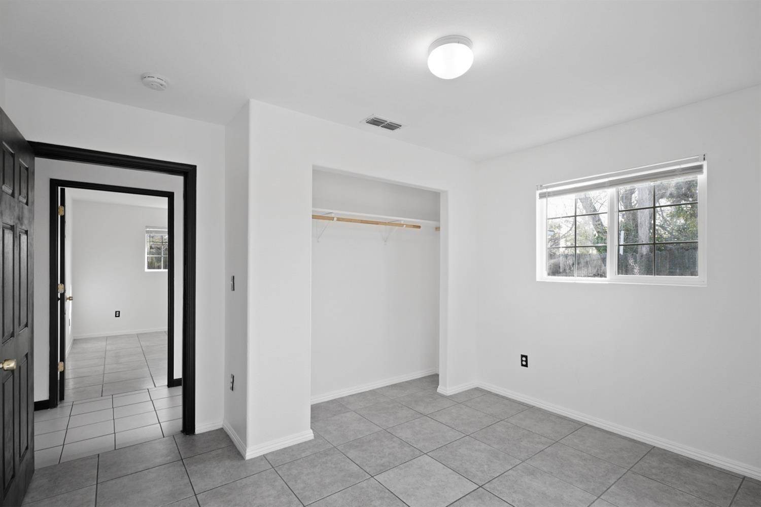 5976 Power Inn Road, Sacramento, CA 95824