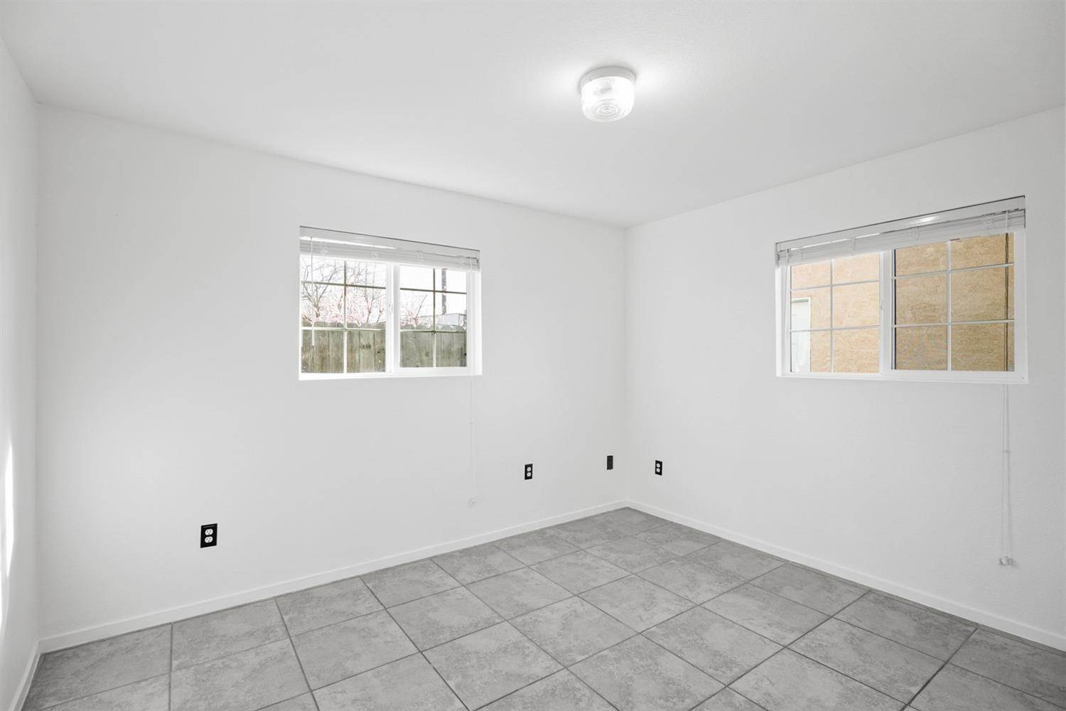 5976 Power Inn Road, Sacramento, CA 95824