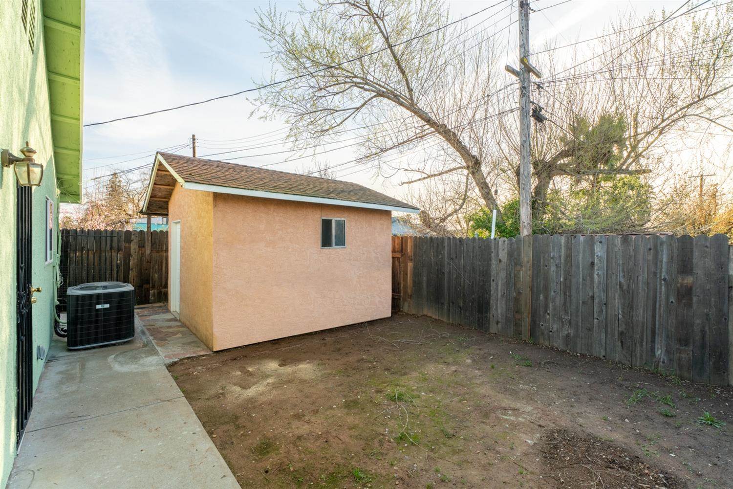 5976 Power Inn Road, Sacramento, CA 95824