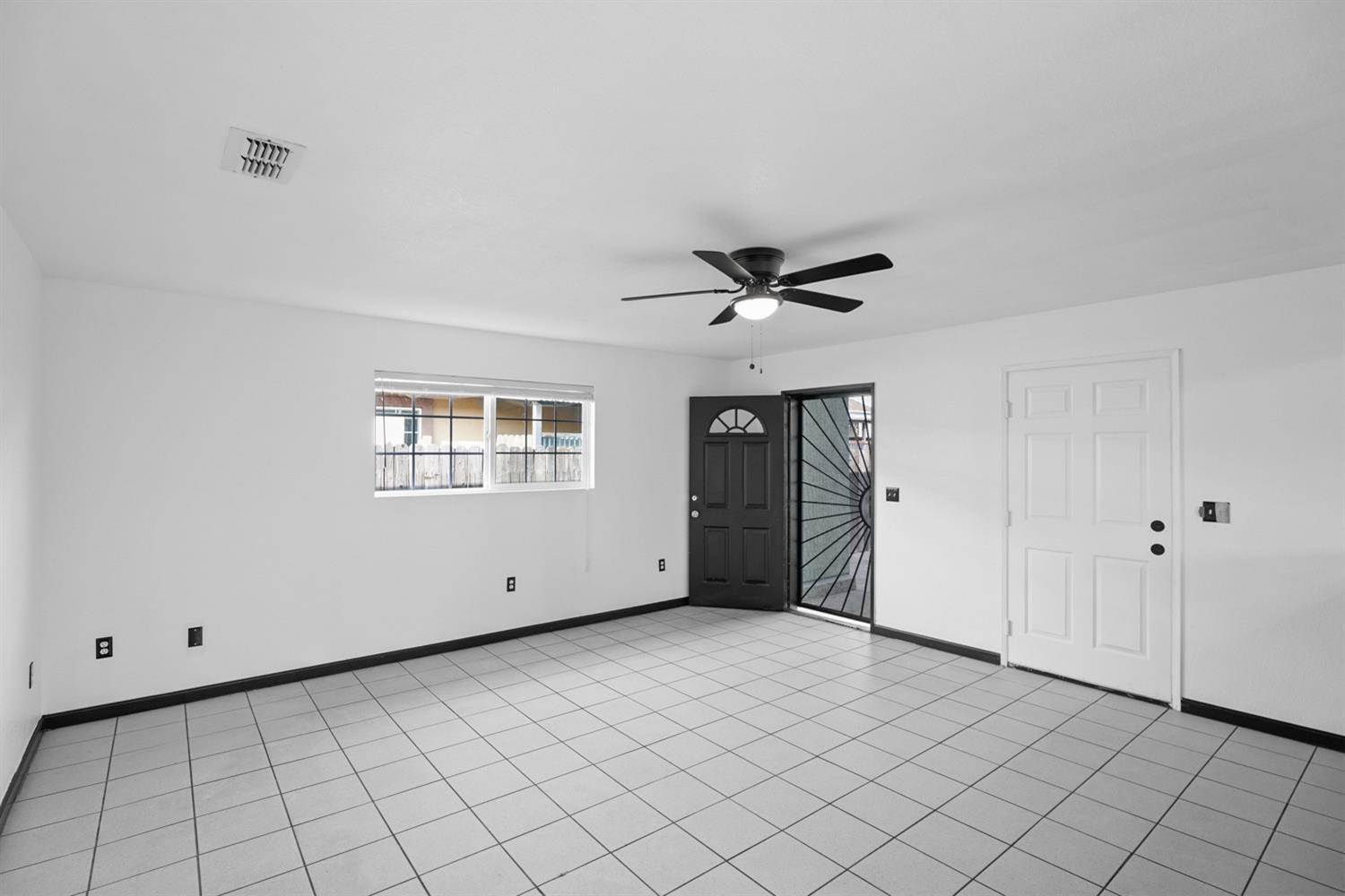 5976 Power Inn Road, Sacramento, CA 95824