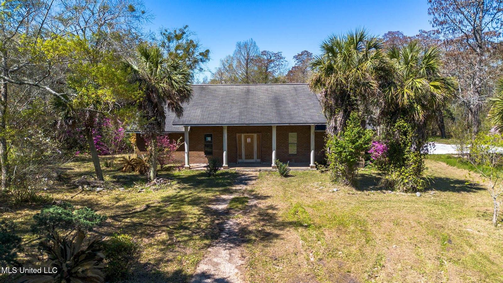 1305 Pine Street, Gulfport, MS 39507