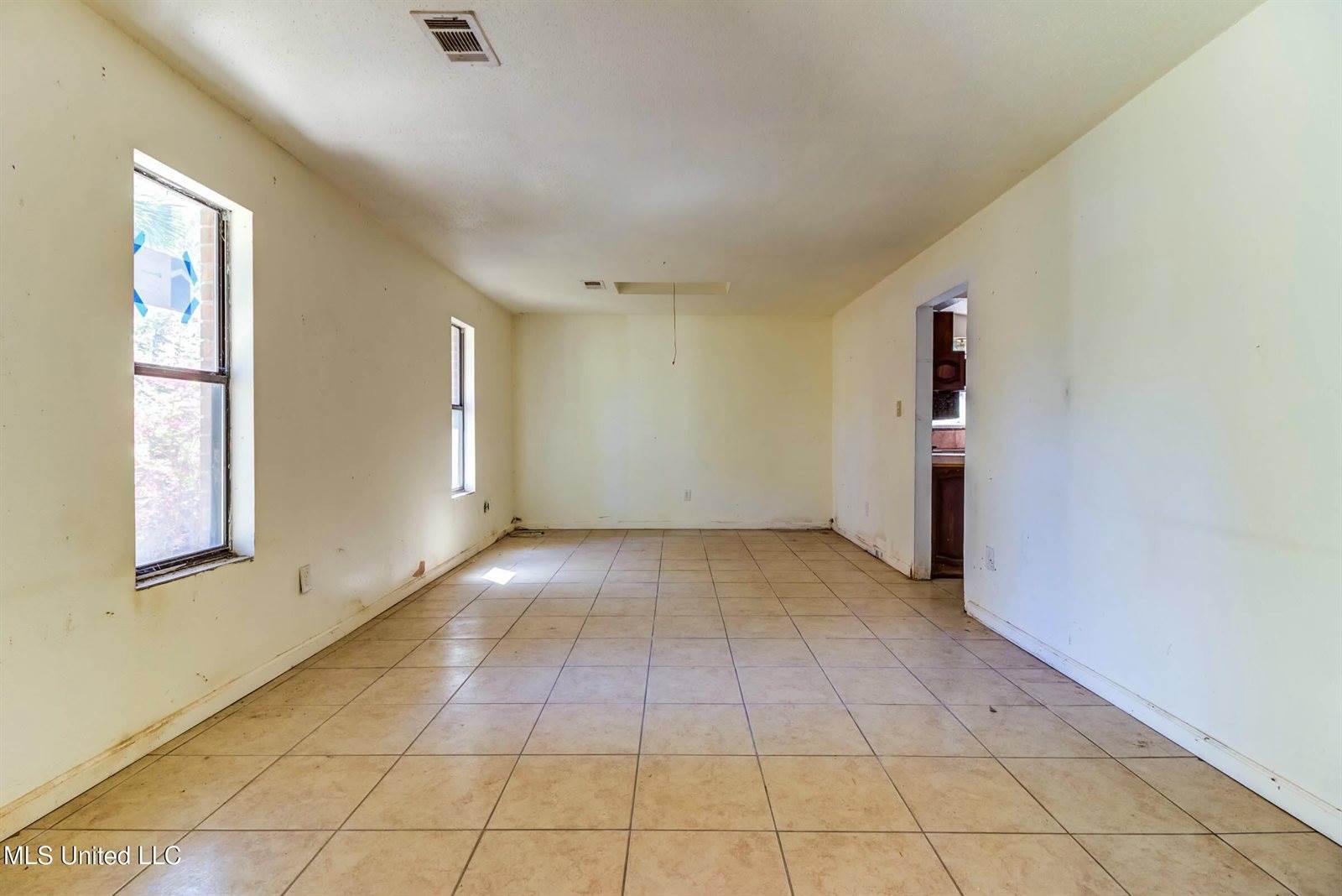 1305 Pine Street, Gulfport, MS 39507