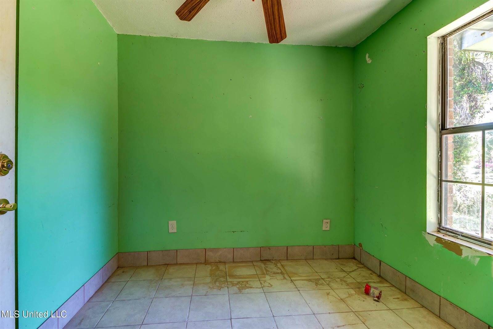 1305 Pine Street, Gulfport, MS 39507