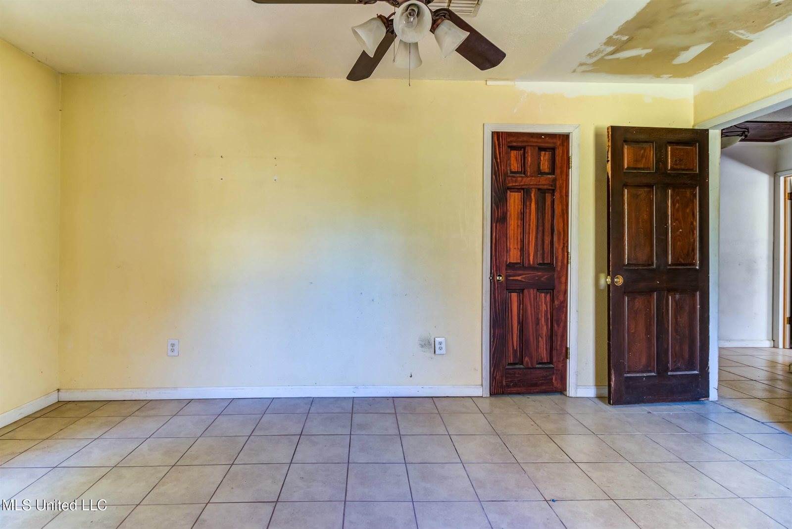 1305 Pine Street, Gulfport, MS 39507