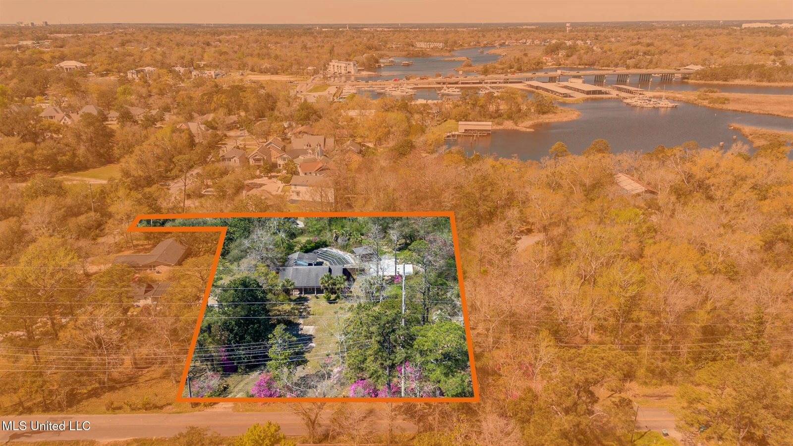 1305 Pine Street, Gulfport, MS 39507
