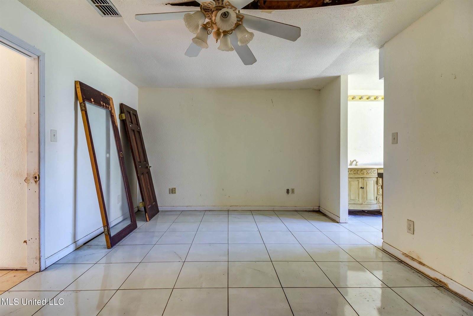1305 Pine Street, Gulfport, MS 39507
