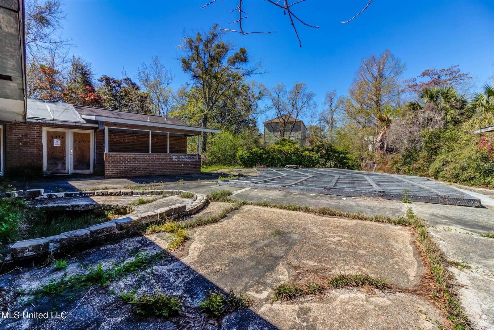 1305 Pine Street, Gulfport, MS 39507