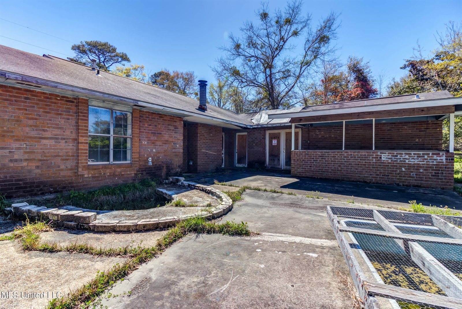 1305 Pine Street, Gulfport, MS 39507