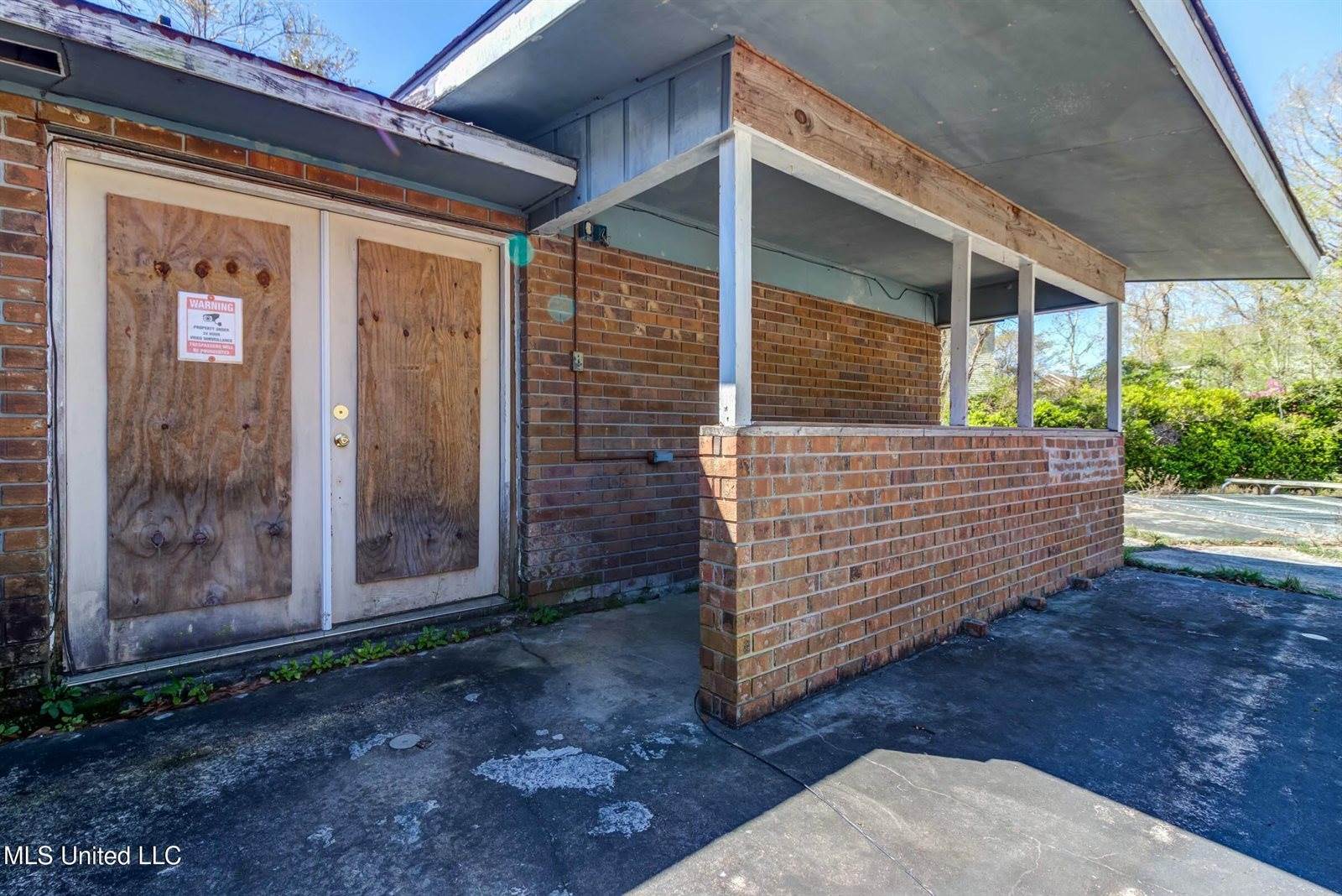 1305 Pine Street, Gulfport, MS 39507