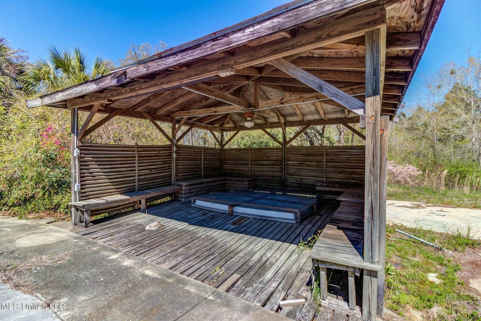 1305 Pine Street, Gulfport, MS 39507