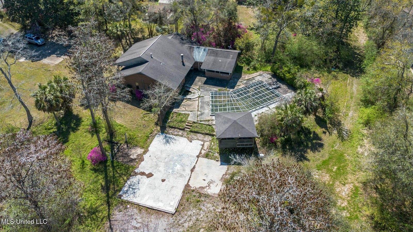 1305 Pine Street, Gulfport, MS 39507