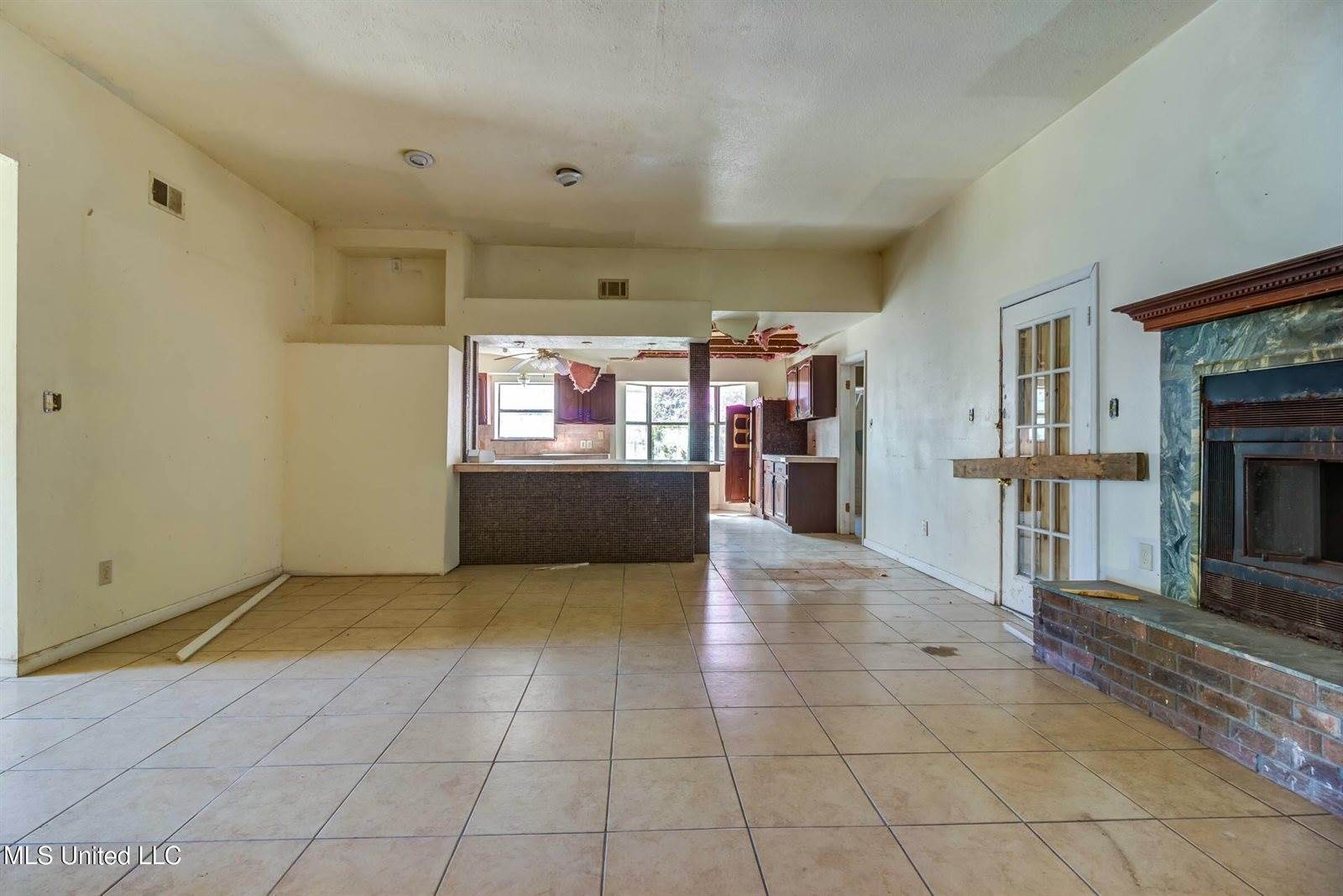 1305 Pine Street, Gulfport, MS 39507