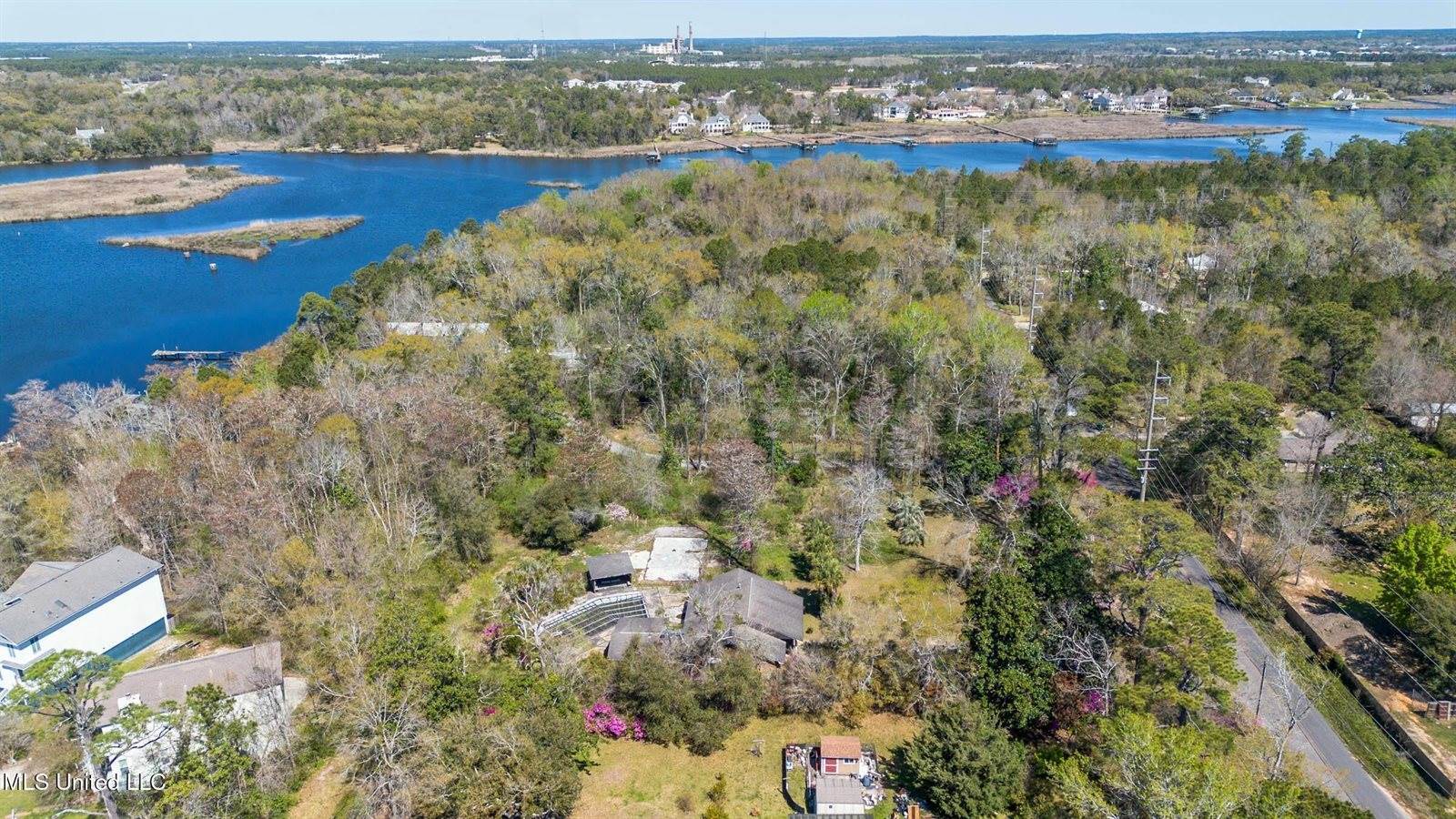 1305 Pine Street, Gulfport, MS 39507