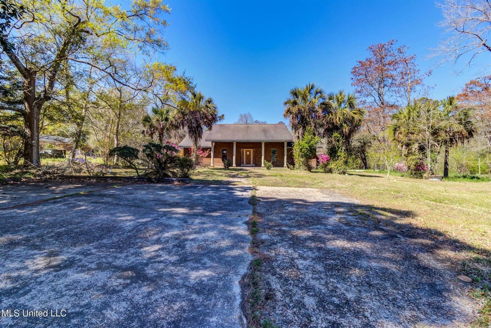 1305 Pine Street, Gulfport, MS 39507
