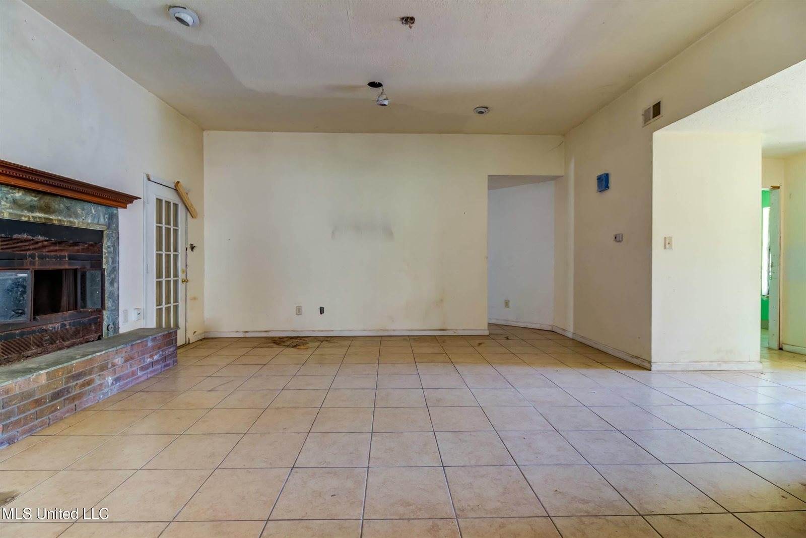 1305 Pine Street, Gulfport, MS 39507