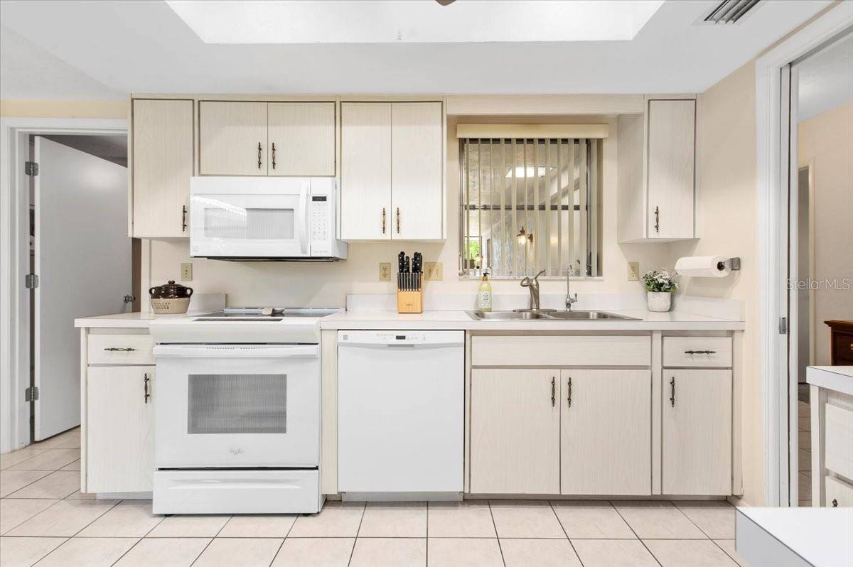 3626 Medford Lane, Sarasota, FL 34232