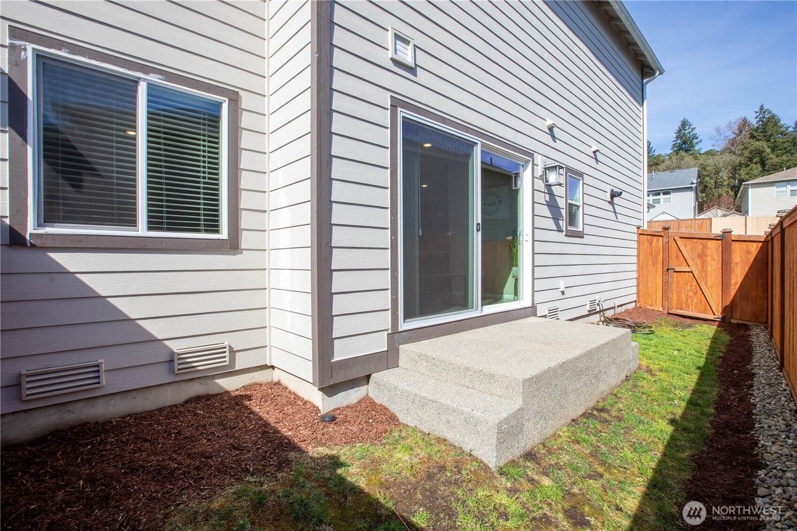 3448 Hoffman Hill Boulevard, Dupont, WA 98327