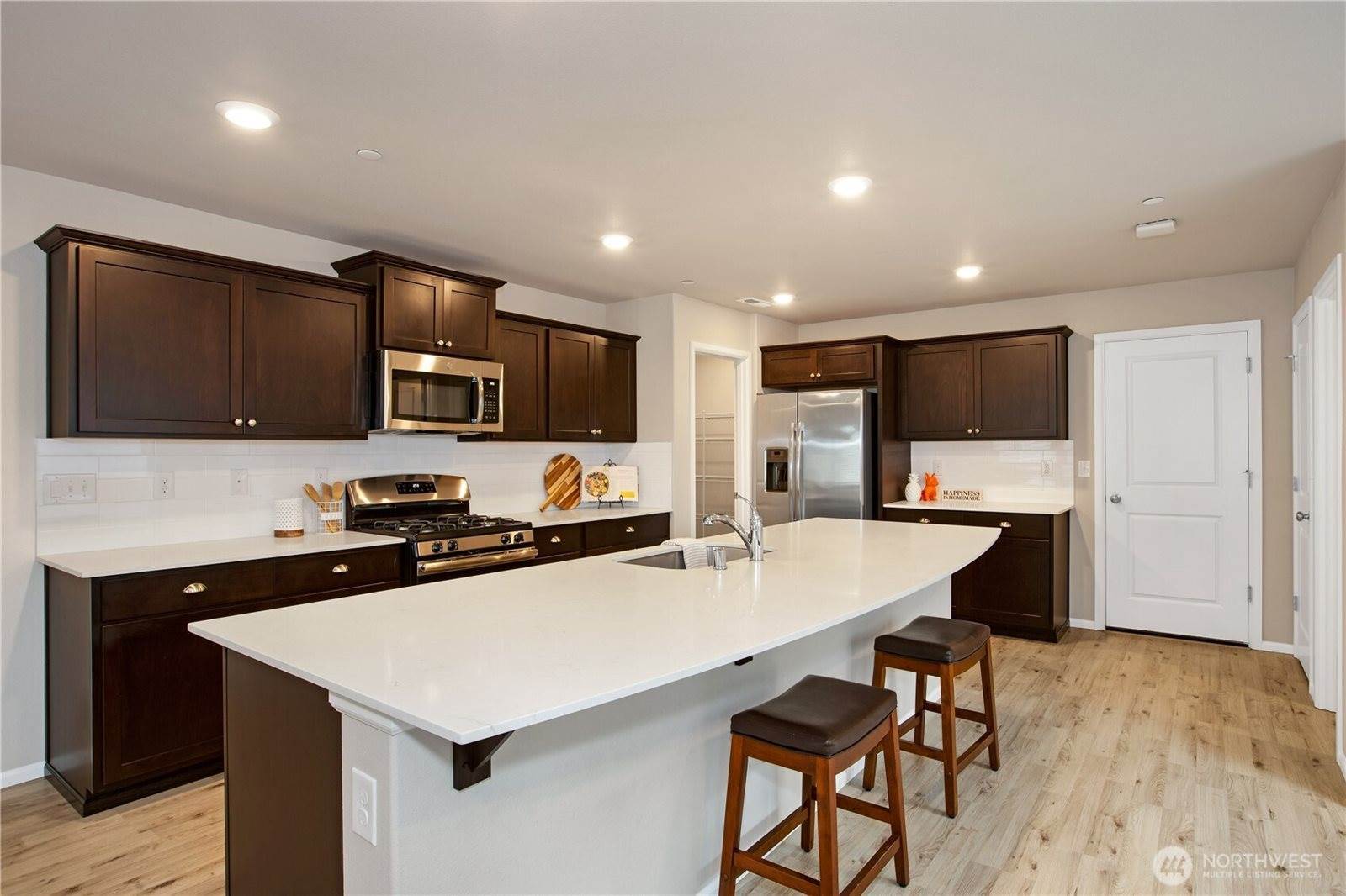 3448 Hoffman Hill Boulevard, Dupont, WA 98327