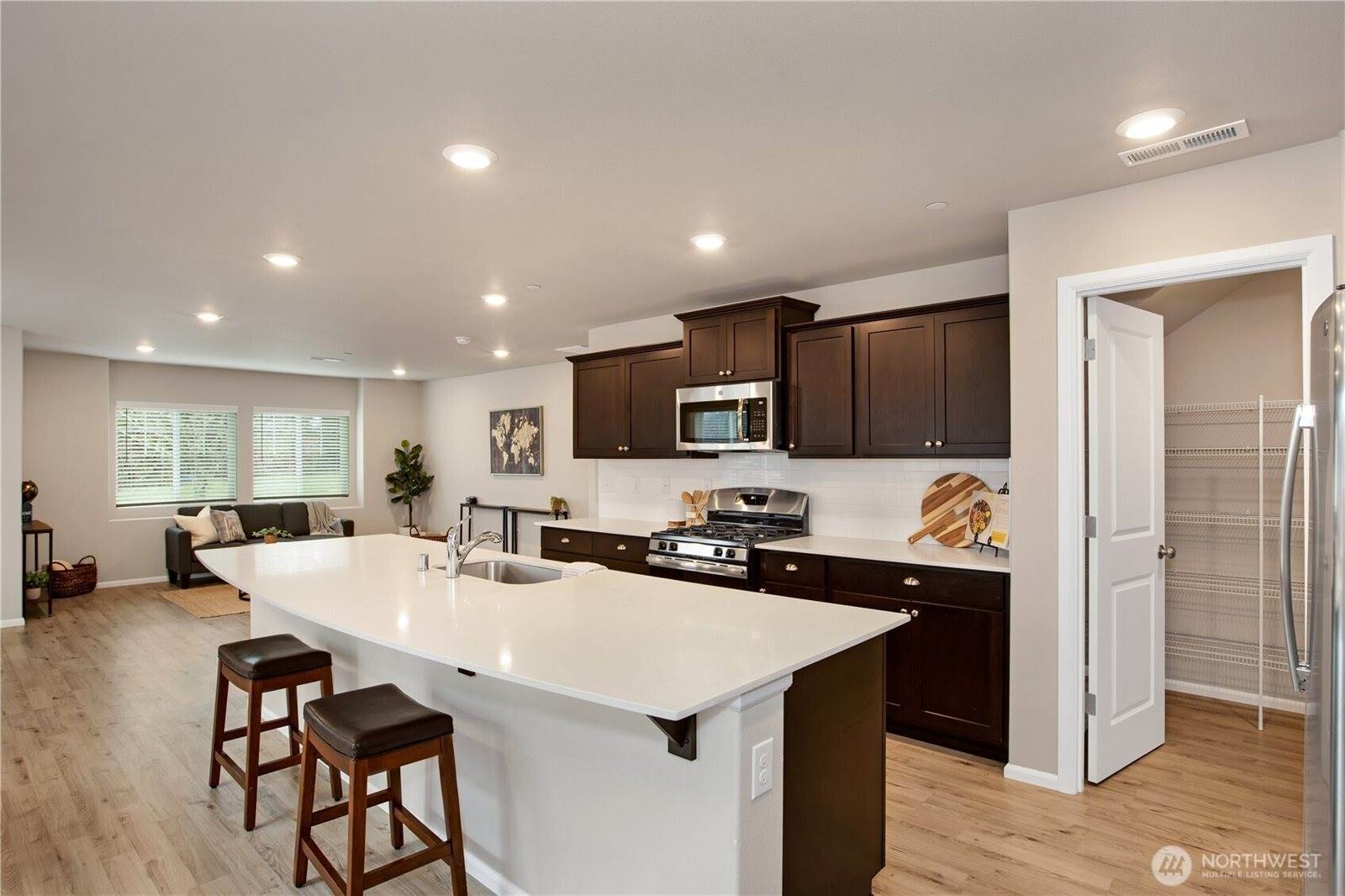 3448 Hoffman Hill Boulevard, Dupont, WA 98327