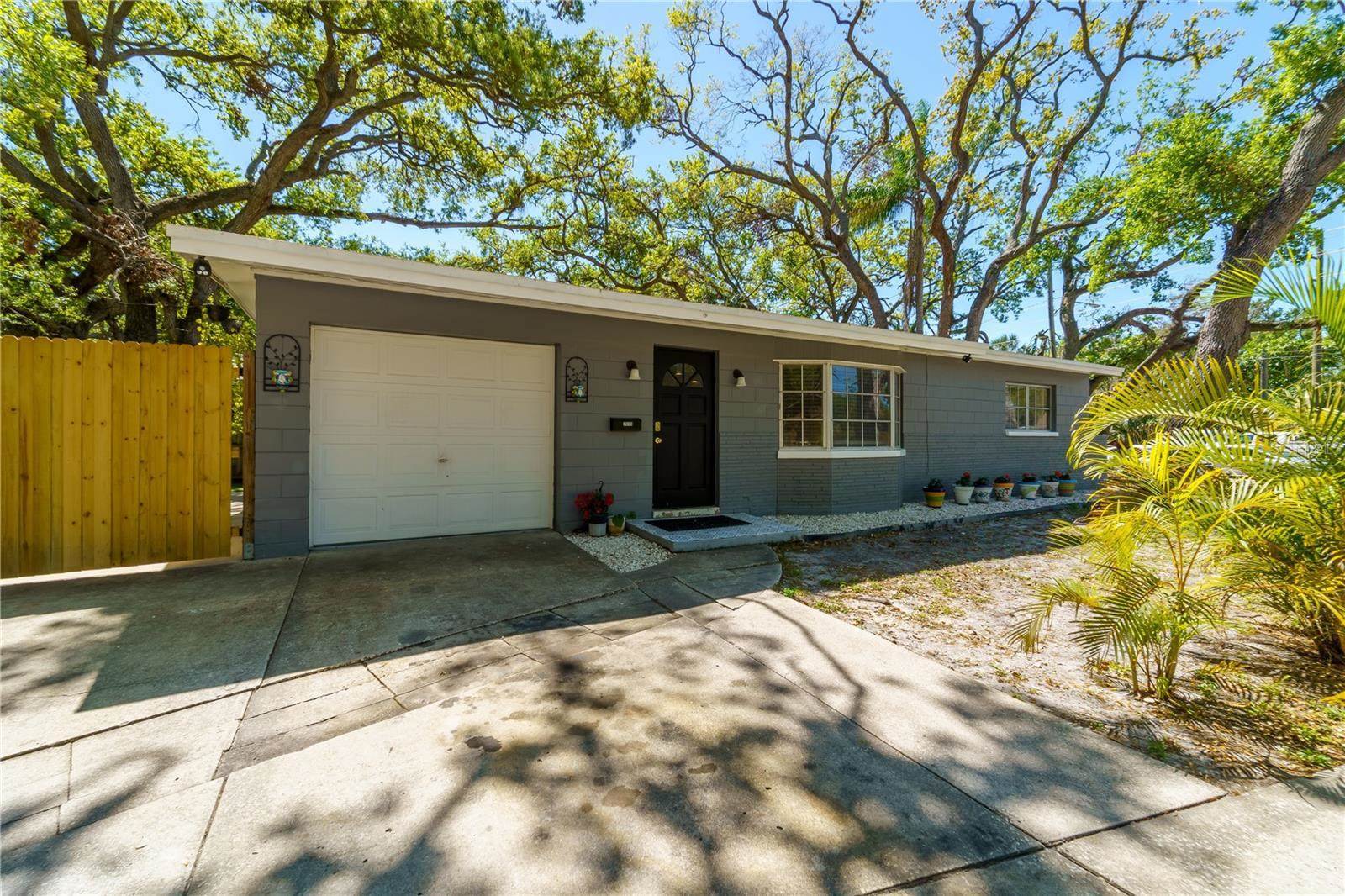 2515 Park Street North, Saint Petersburg, FL 33710