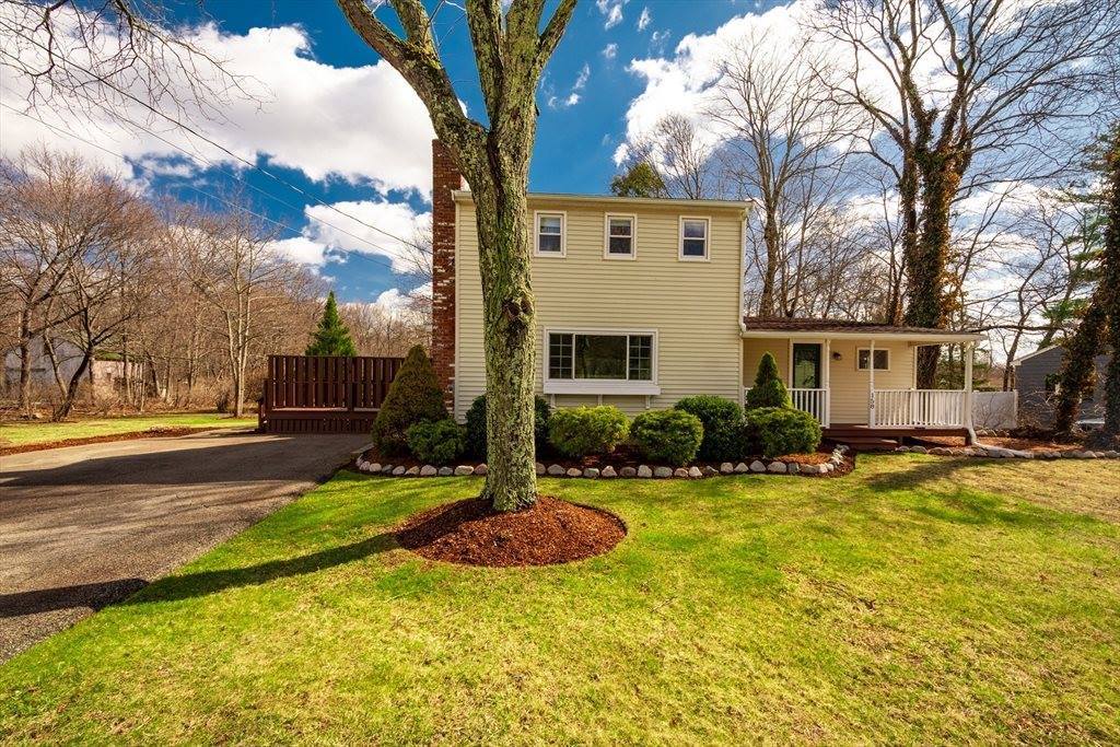 158 W Bacon St, Plainville, MA 02762