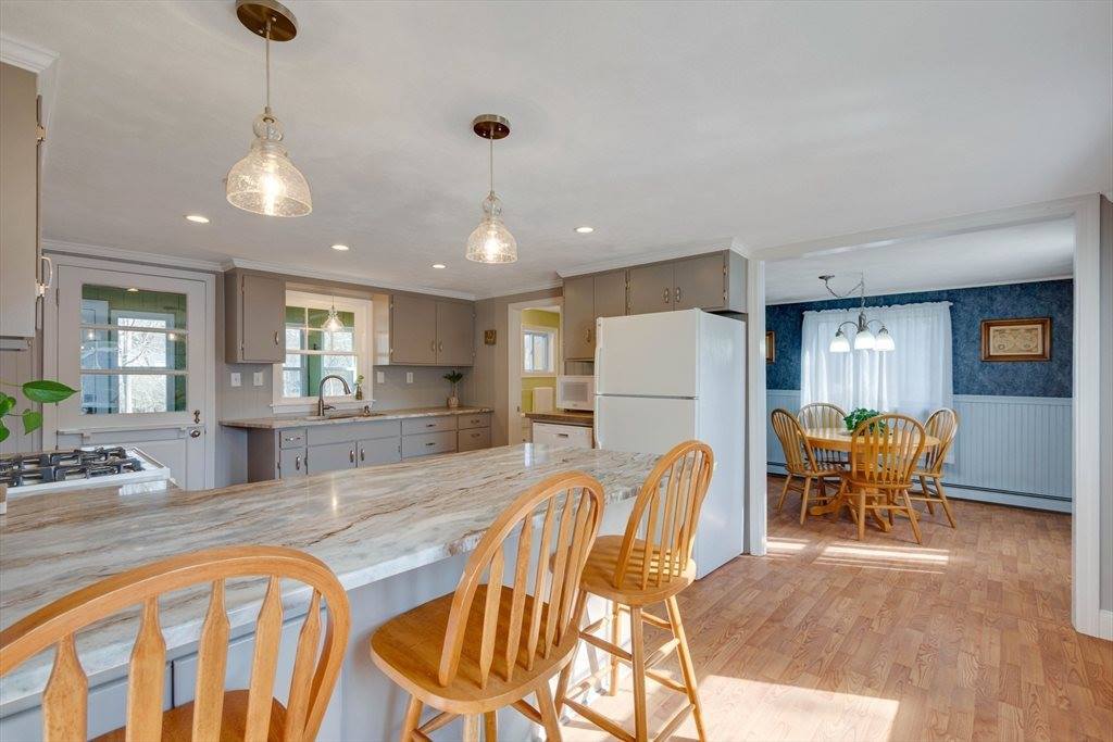 158 W Bacon St, Plainville, MA 02762