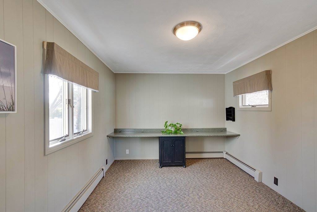 158 W Bacon St, Plainville, MA 02762