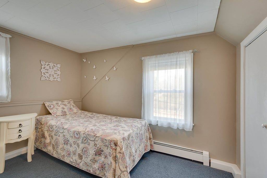 158 W Bacon St, Plainville, MA 02762