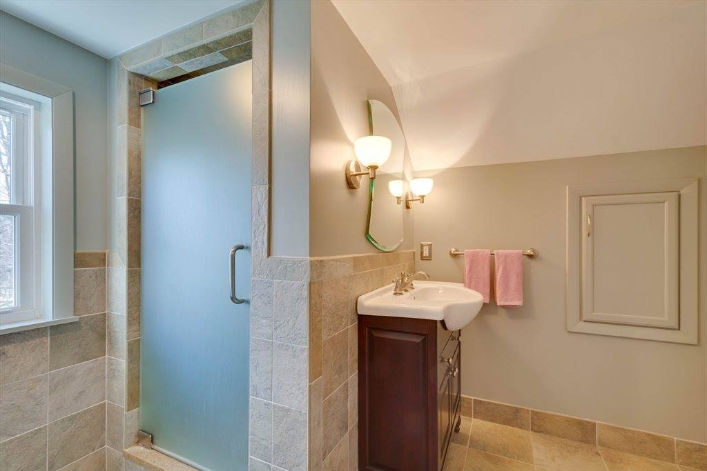 158 W Bacon St, Plainville, MA 02762