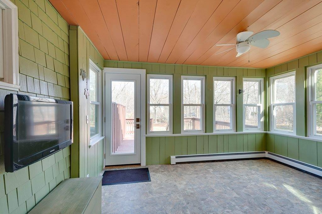 158 W Bacon St, Plainville, MA 02762