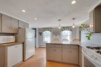 158 W Bacon St, Plainville, MA 02762