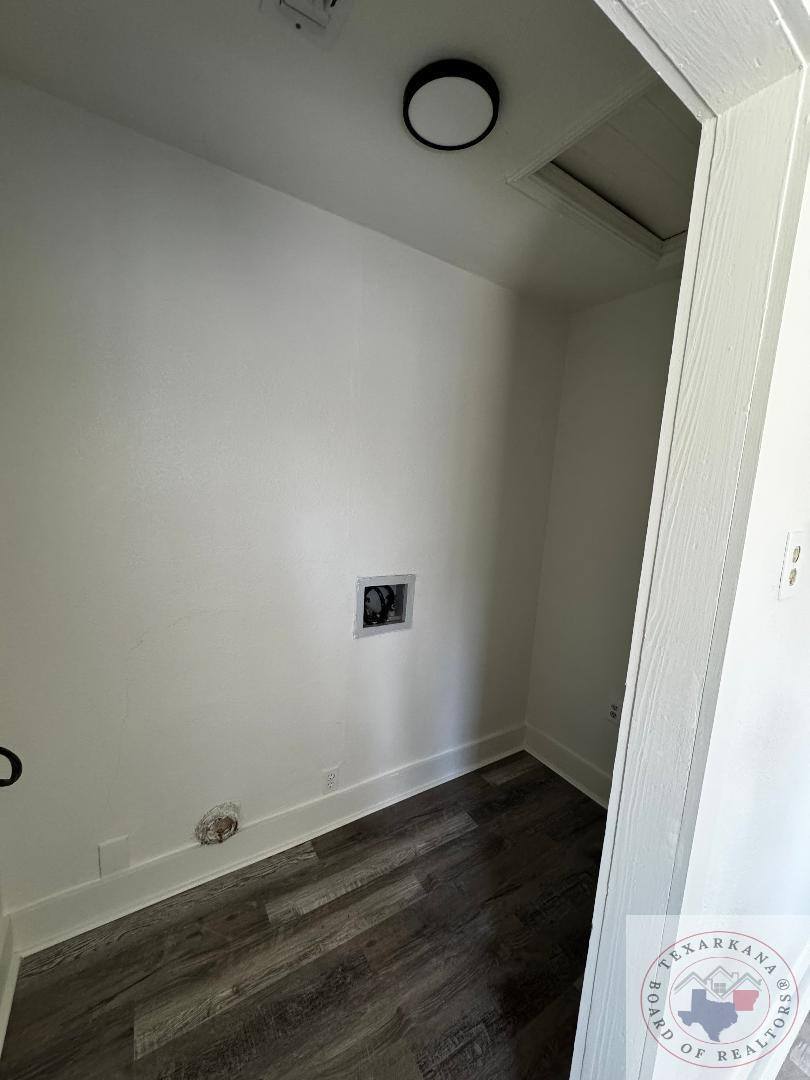 3 & 4 Wood Pl, Hooks, TX 75561