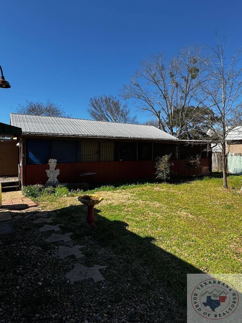 3 & 4 Wood Pl, Hooks, TX 75561