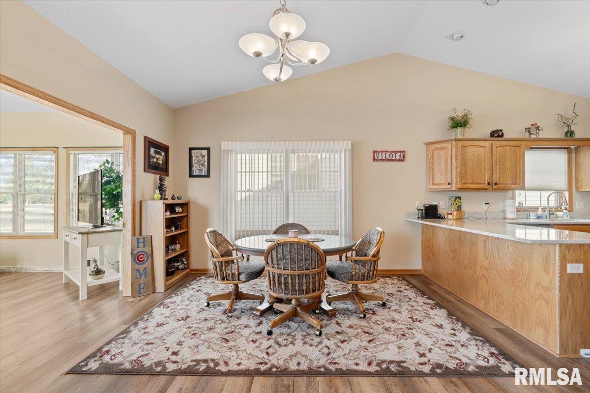 1506 17TH Street, De Witt, IA 52742