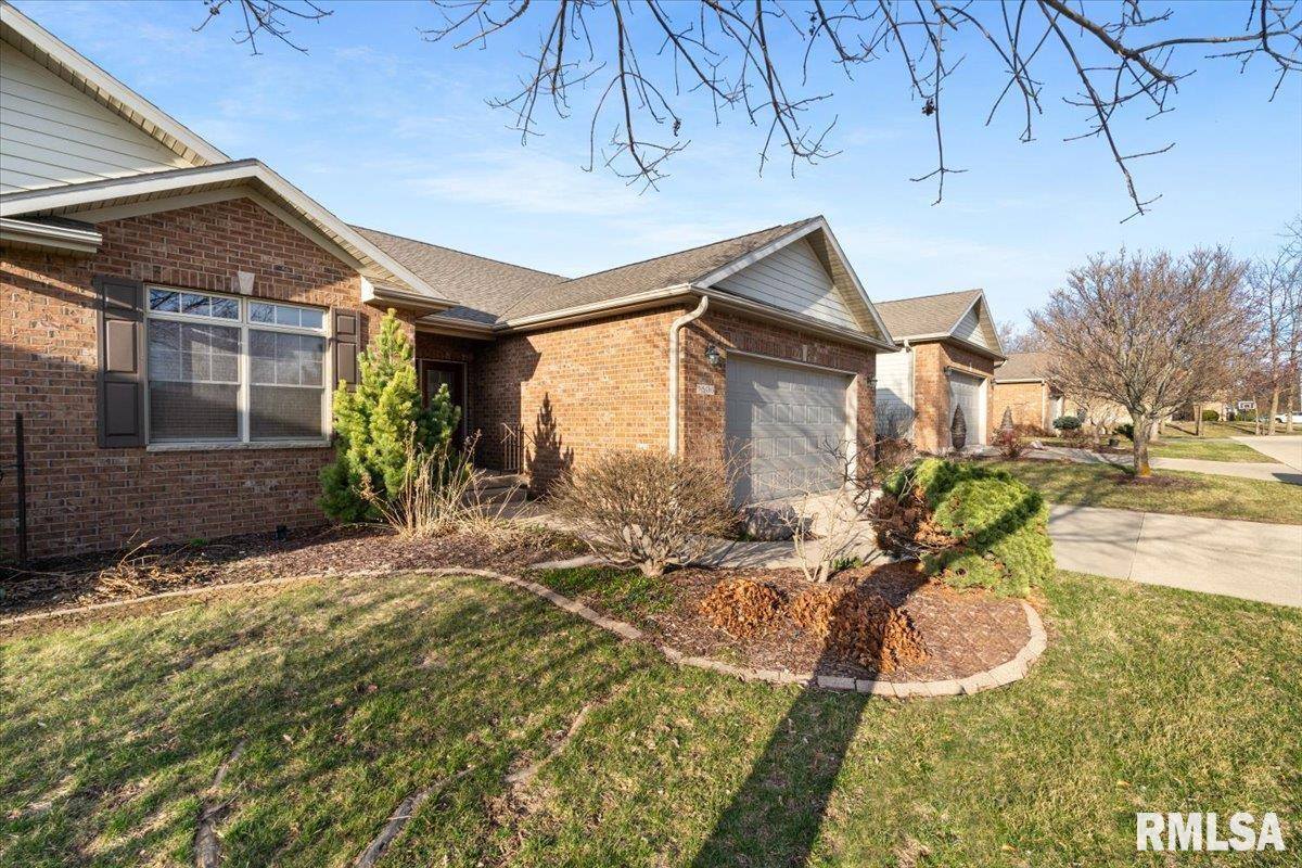 1506 17TH Street, De Witt, IA 52742