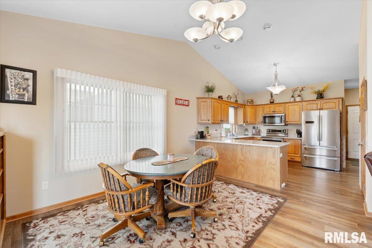1506 17TH Street, De Witt, IA 52742