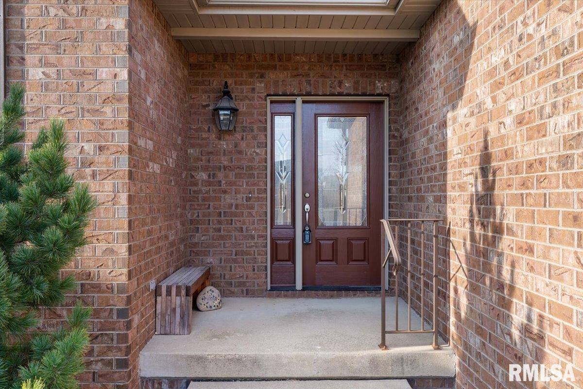 1506 17TH Street, De Witt, IA 52742