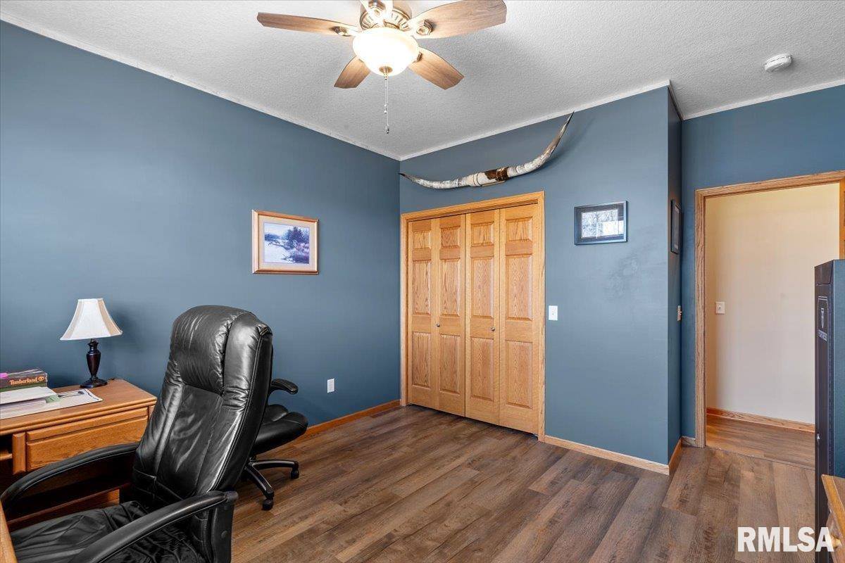 1506 17TH Street, De Witt, IA 52742