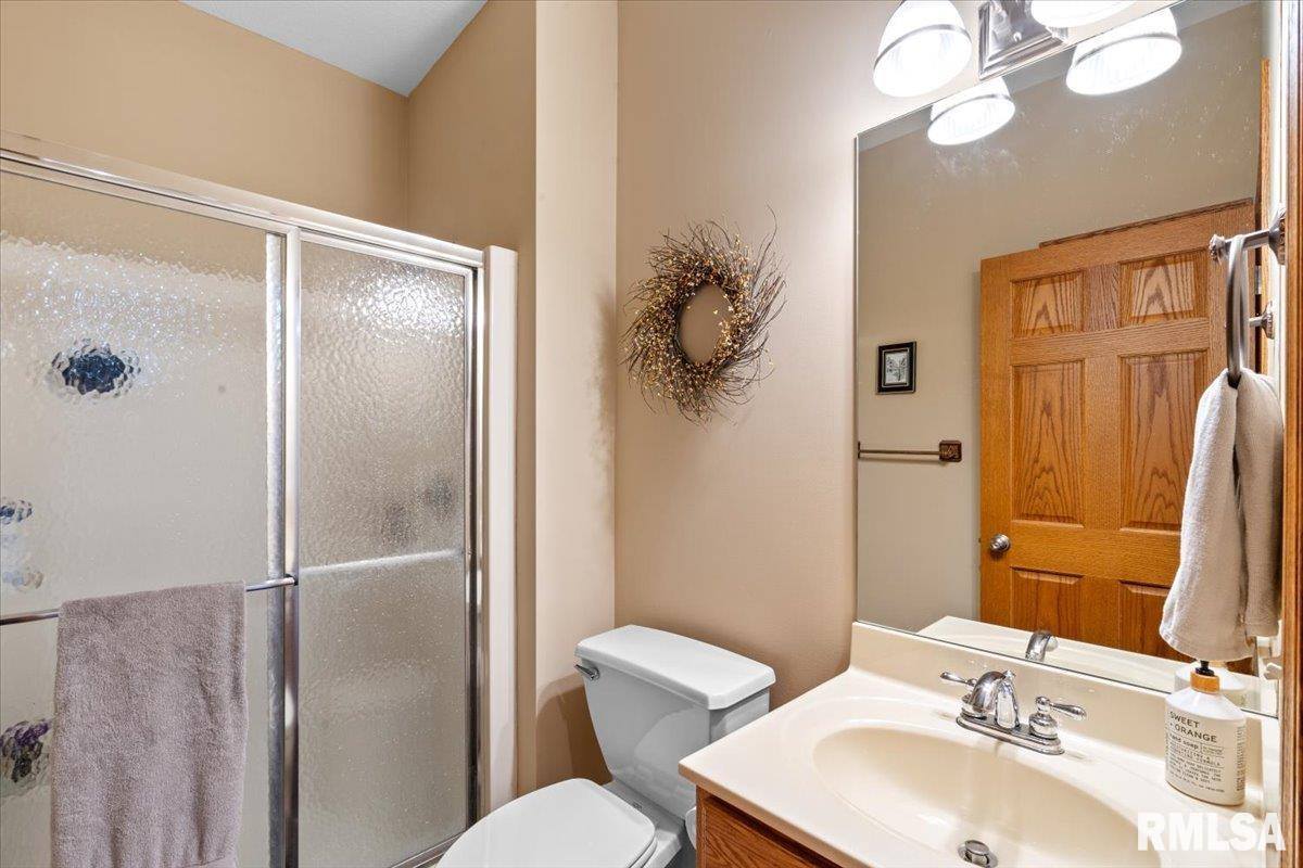 1506 17TH Street, De Witt, IA 52742