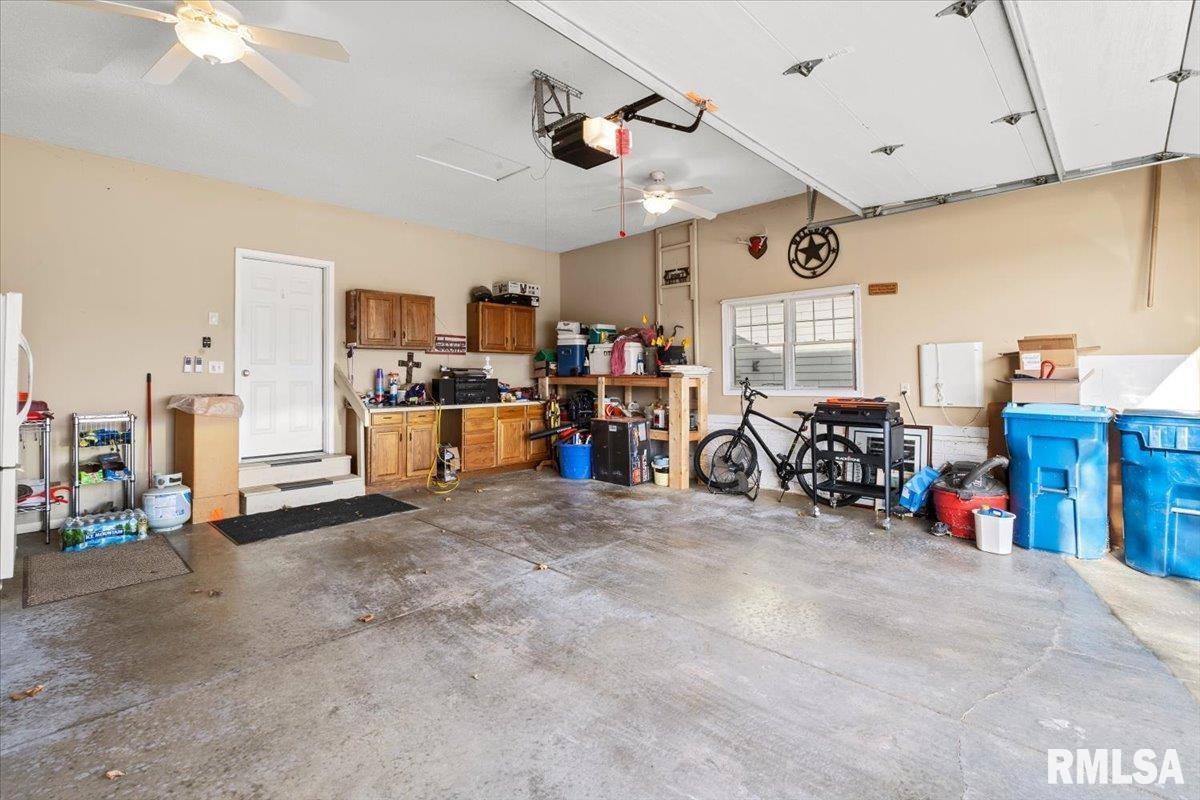 1506 17TH Street, De Witt, IA 52742