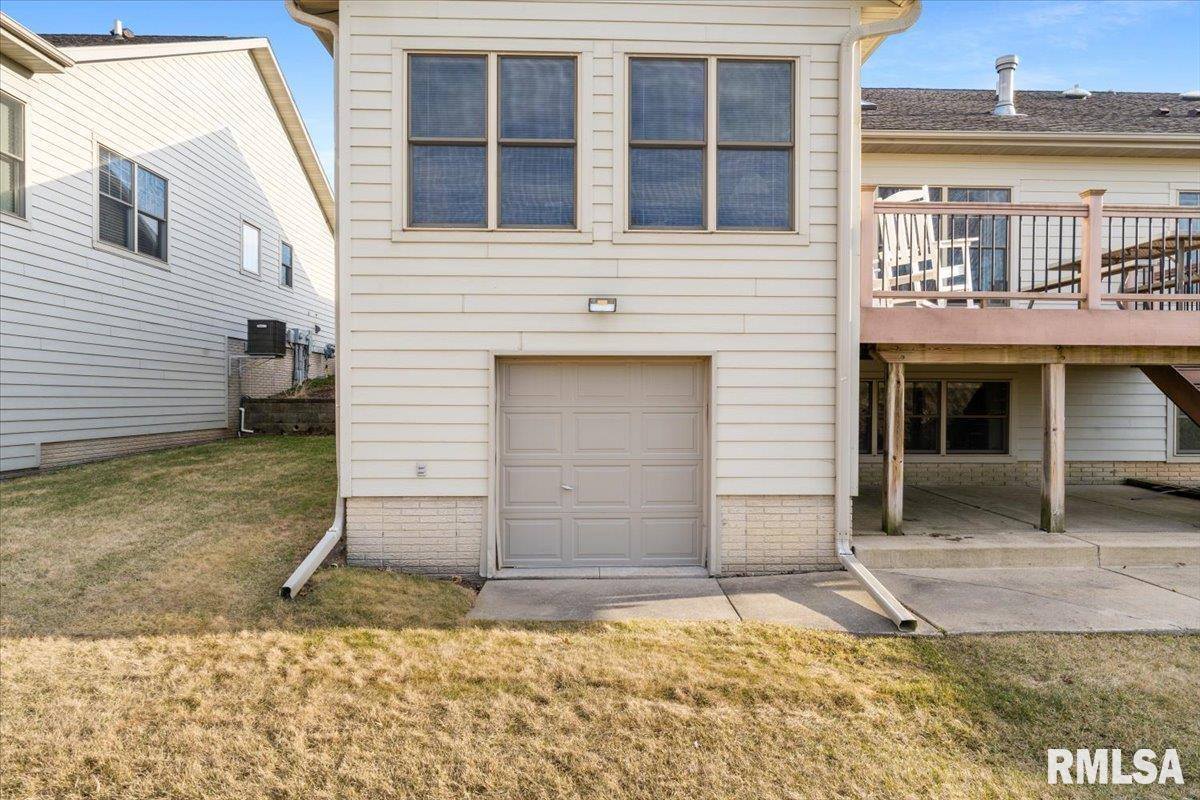 1506 17TH Street, De Witt, IA 52742