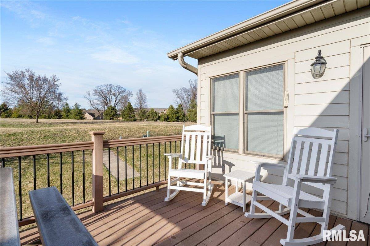 1506 17TH Street, De Witt, IA 52742