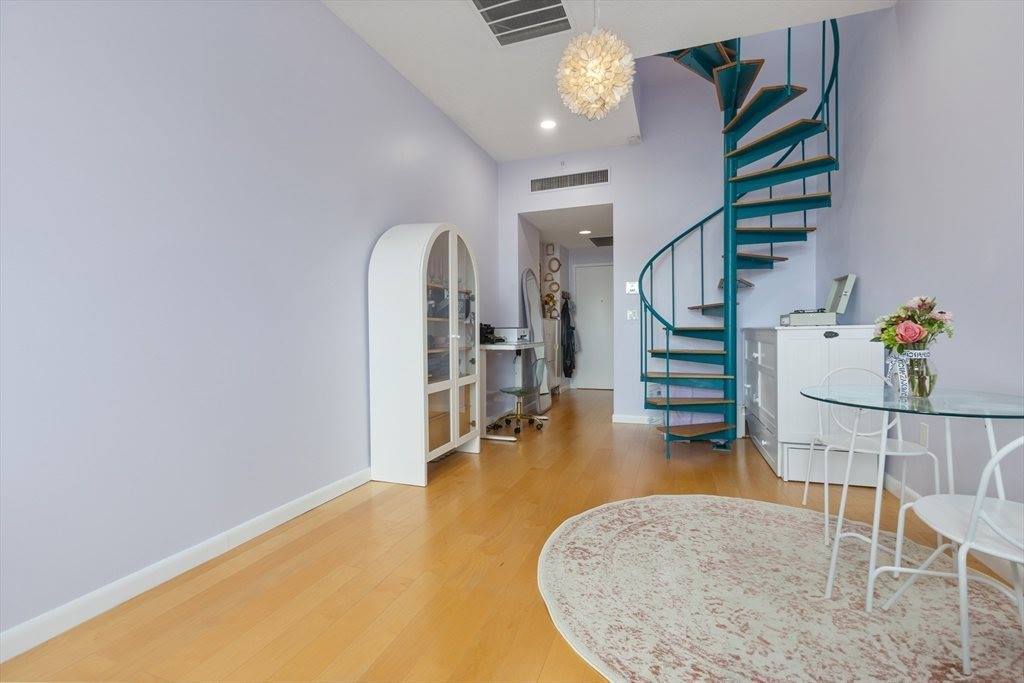 160 Commonwealth Ave, #520, Boston, MA 02116