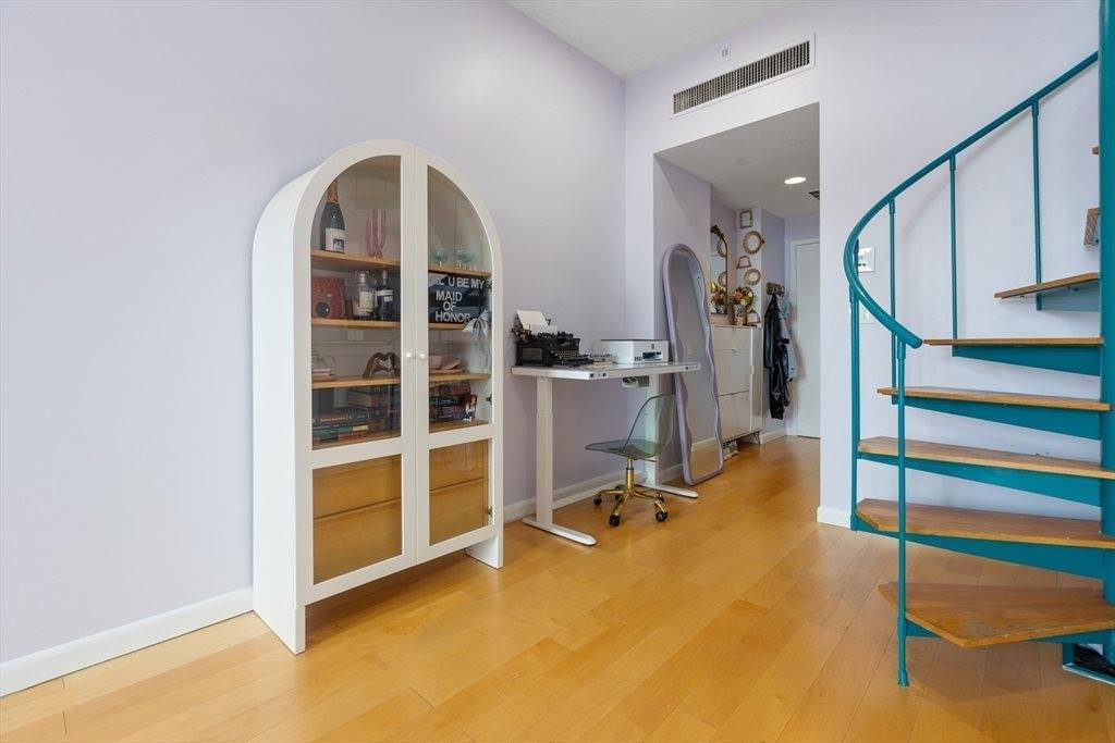 160 Commonwealth Ave, #520, Boston, MA 02116