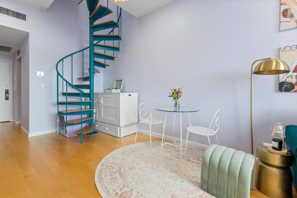 160 Commonwealth Ave, #520, Boston, MA 02116