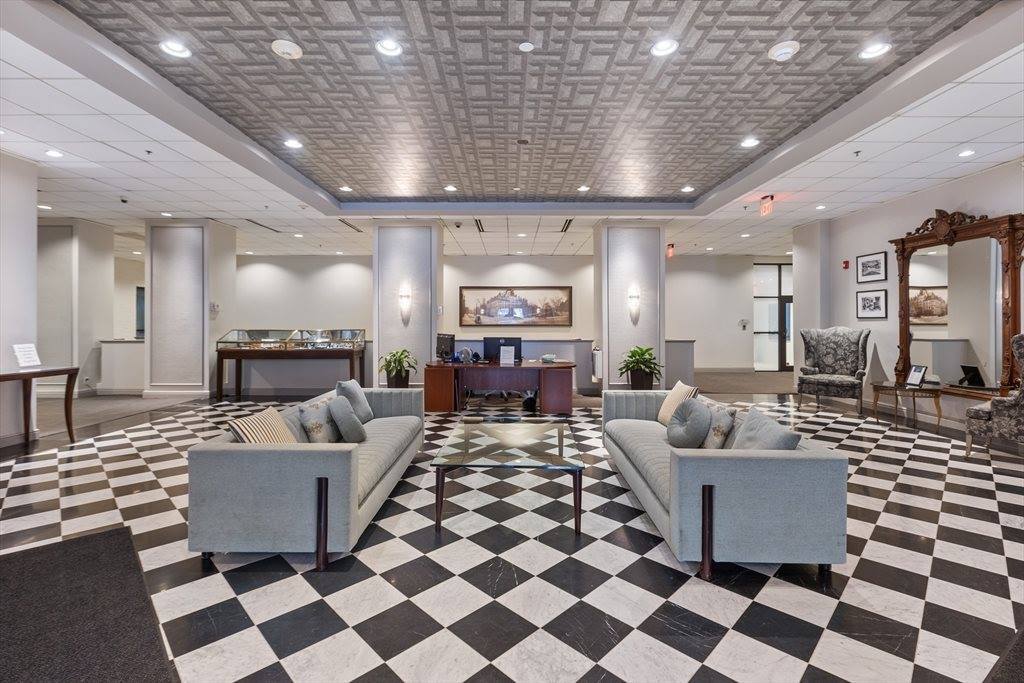 160 Commonwealth Ave, #520, Boston, MA 02116