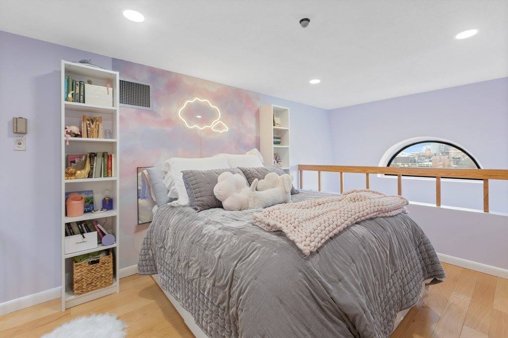 160 Commonwealth Ave, #520, Boston, MA 02116
