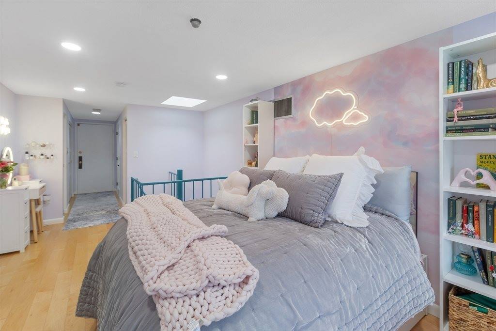 160 Commonwealth Ave, #520, Boston, MA 02116